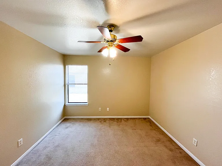 1303 Nicholas Cir #B — Photo 31