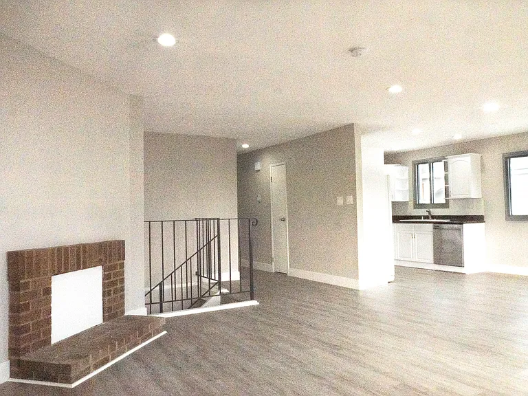134 Morton Dr — Photo 3