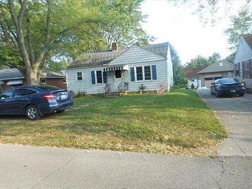 2nd image of 2000 E 21st St