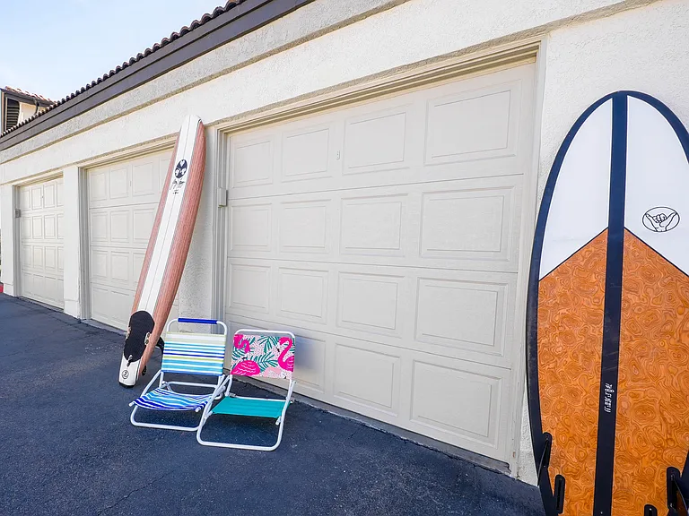 One-car detached garage
