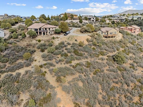 3rd image of 839 Scenic Pointe