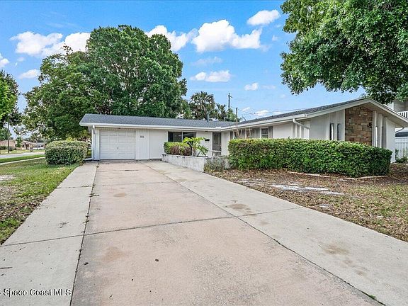 3rd image of 934 Barbara Ln