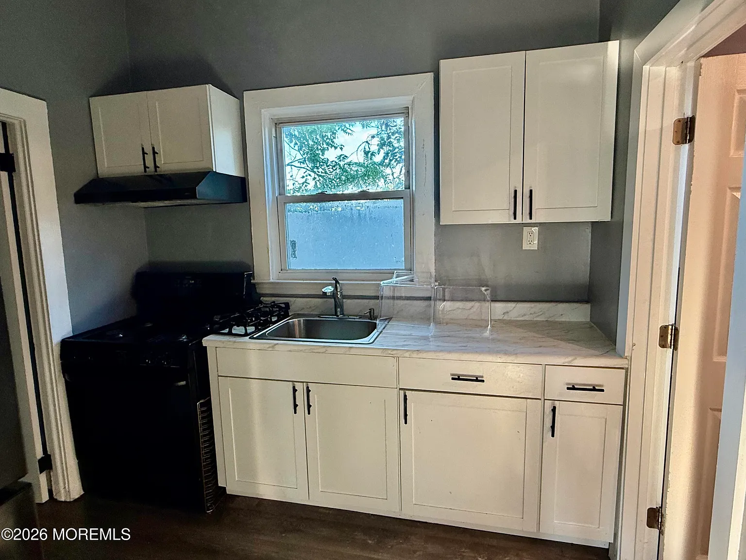 2 bed, 7782 sqft, $2,595 — Photo 4