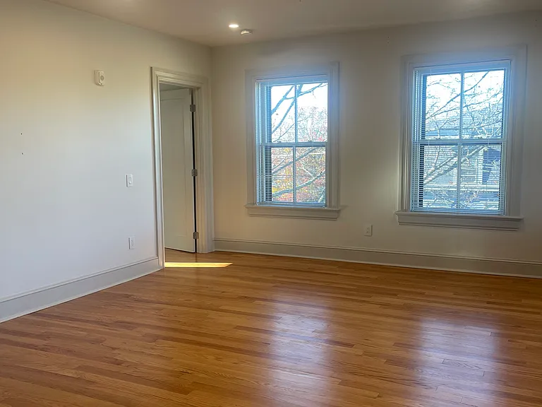 31 Parade St #402 — Photo 7