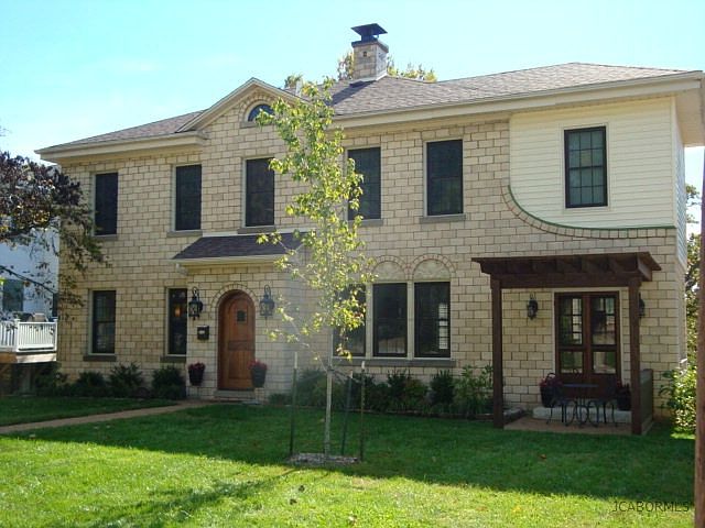 1st image of 1112 Vineyard Sq