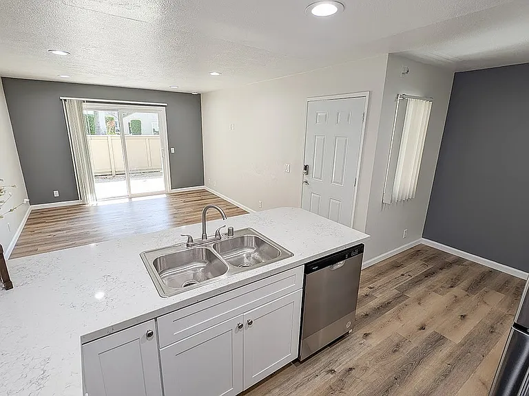 Cypress_Cedar Model Kitchen View 3