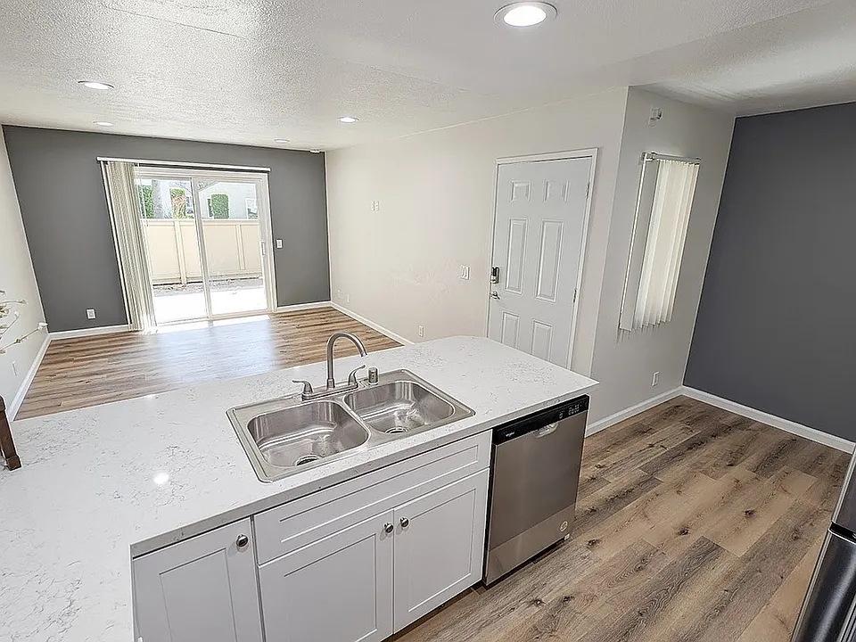 Cypress_Cedar Model Kitchen View 3