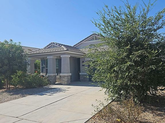 2nd image of 38191 W San Alvarez Ave