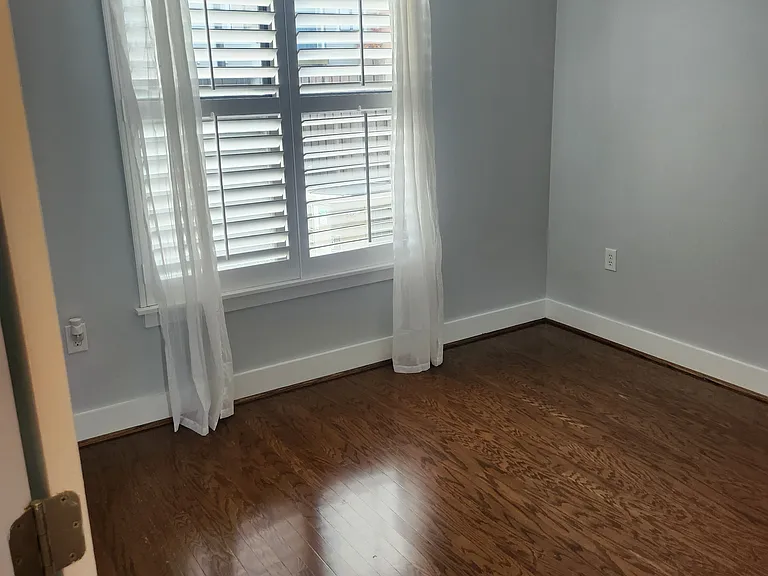 310 N Broad St — Photo 14
