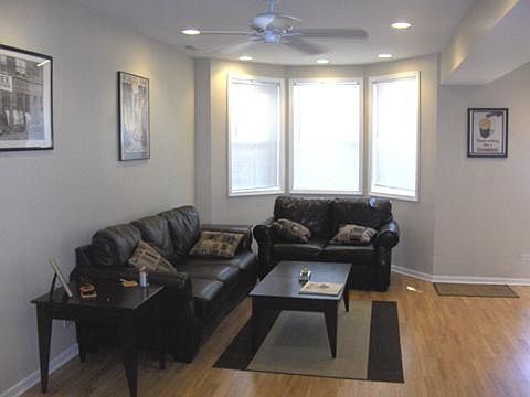 2nd image of 1422 W Belmont Ave APT 1