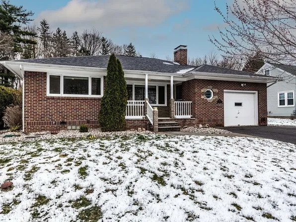 150 Century Dr, Syracuse, NY 13209
