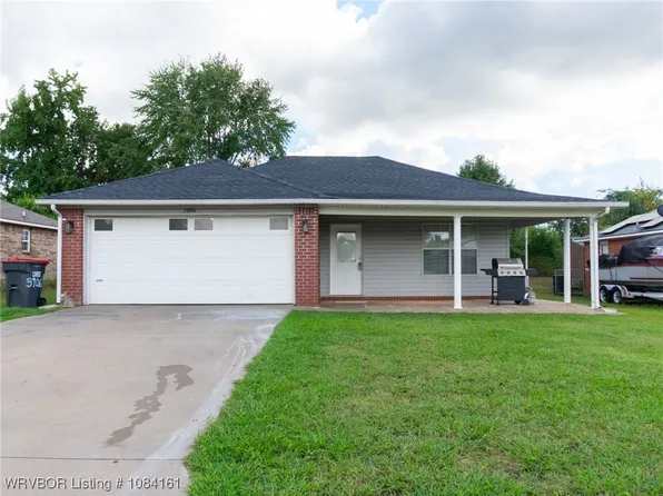 3906 Vinsett Ln E, Van Buren, AR 72956
