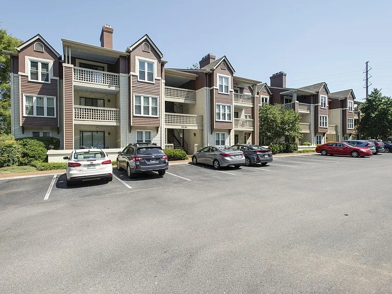 Hillsboro Pl — Photo 3