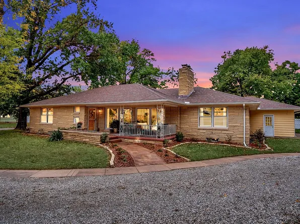802 Santa Fe St, Newton, KS 67114