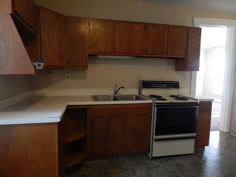 2200 Wayne Ave — Photo 5