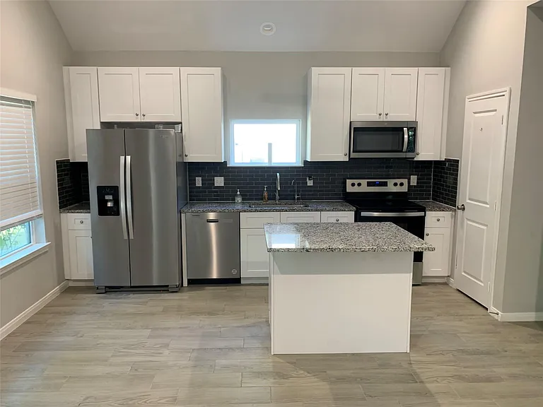 15772 Aspen Dr — Photo 2