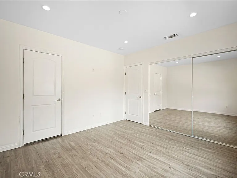 532 W Harvard St — Photo 12