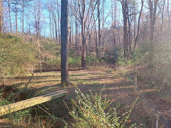 4th image of 3264 Moores Spring Rd