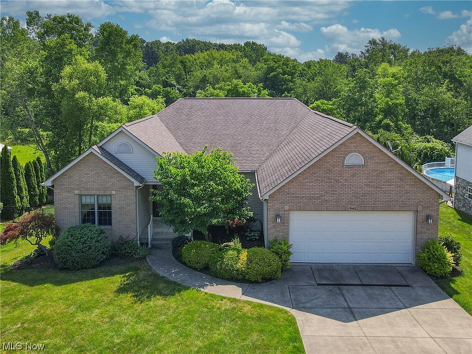 1st image of 942 Meadowood Dr