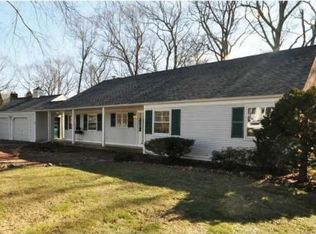 7 Laurel Hill Rd, East Greenwich, RI 02818