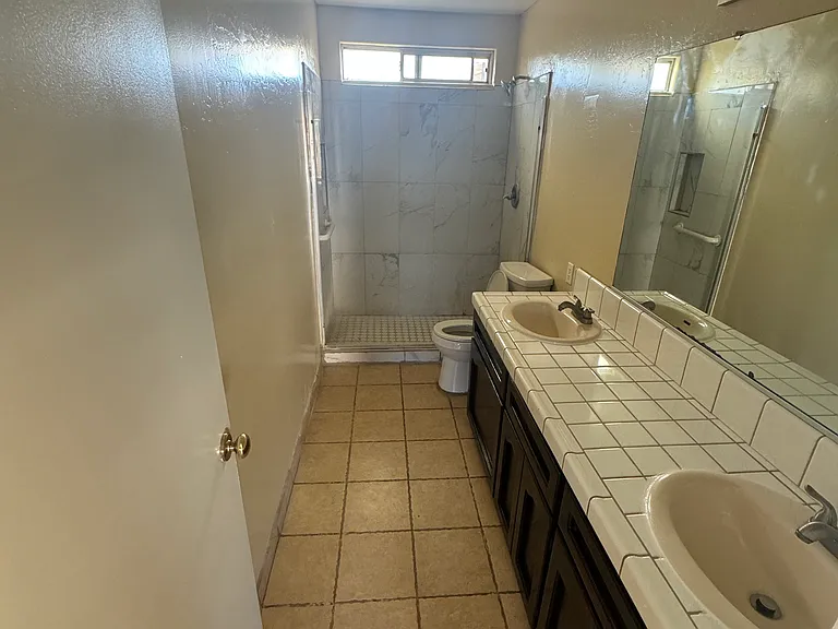 1409 Kirkwood Ave — Photo 6