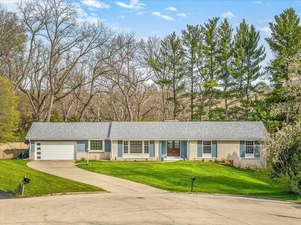 2509 Driftwood Ln, Rockford, IL 61107