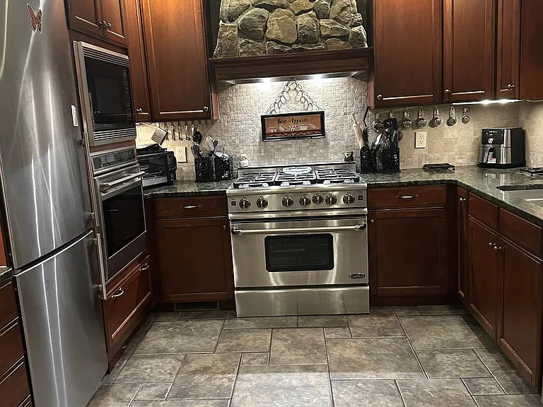 60 McCormack Rd — Photo 3