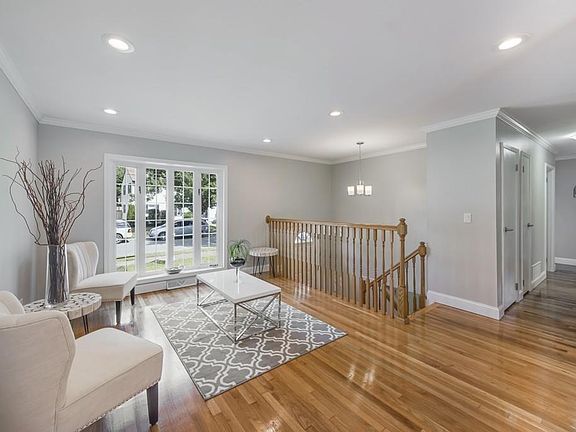 5th image of 25 Vista Dr