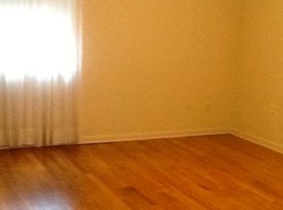 2945 Warrensville Center Rd, Shaker Heights, OH 44122