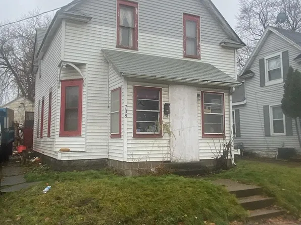 738 Olympia St SW, Grand Rapids, MI 49503