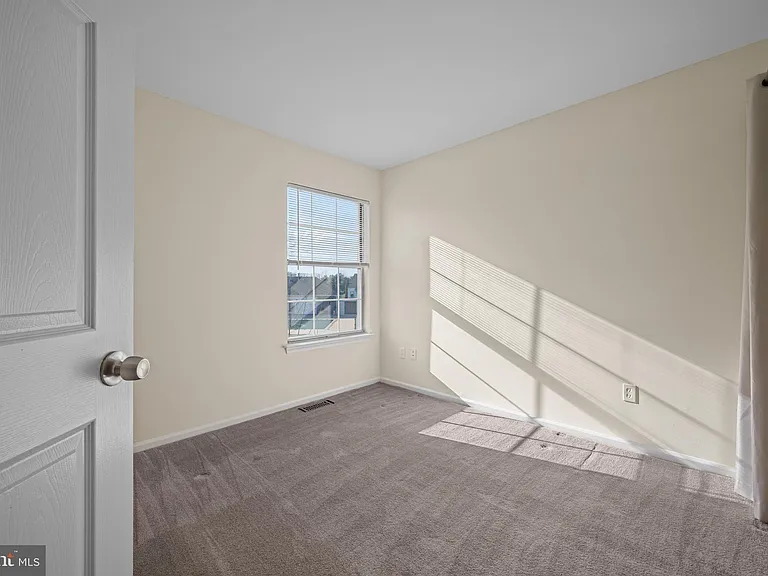 817 Thoreau Ln — Photo 20