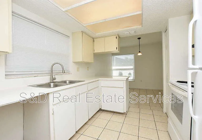 1019 Buccaneer Dr — Photo 5