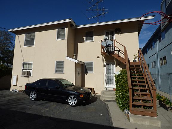 2nd image of 12200 Oxnard St