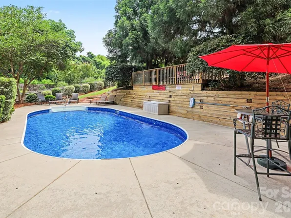 2001 Wood Dale Ter, Charlotte, NC 28203