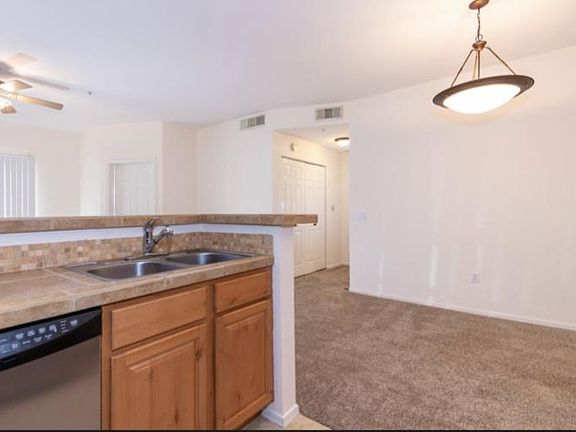 4th image of 1500 E Pusch Wilderness Dr