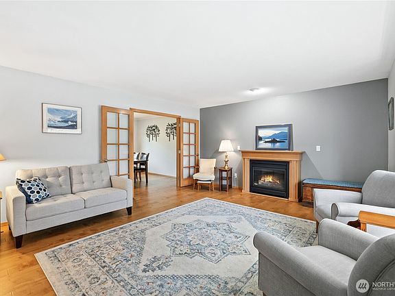5th image of 11548 215th Avenue E