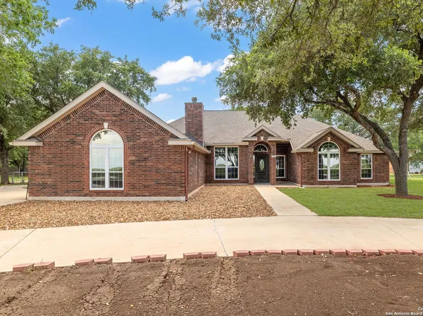 124 County Road 4712, Castroville, TX 78009