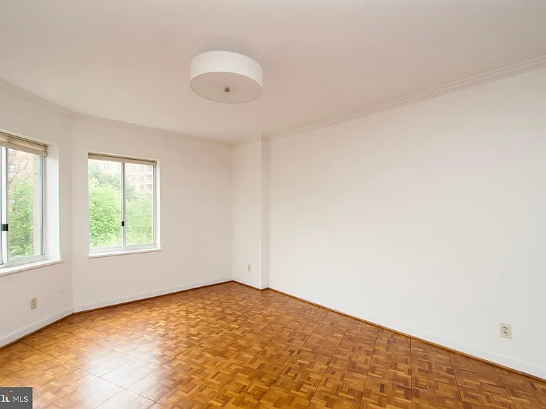 1250 S Washington St #218 — Photo 10