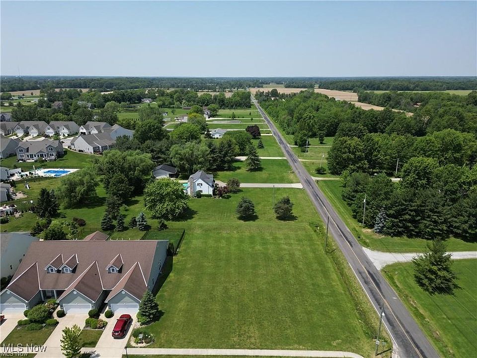 1st image of 829-831 Robinson Dr