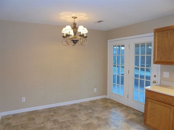 5th image of 2941 Country Meadows Ln