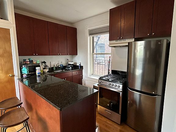3rd image of 10 Gay St APT 4B