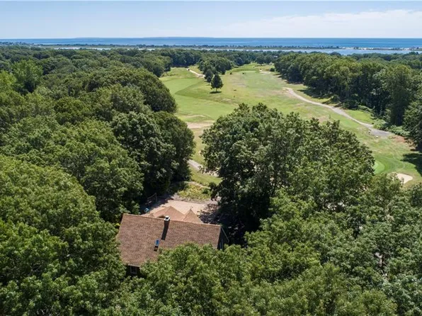 7 Wicklow Rd, Westerly, RI 02891