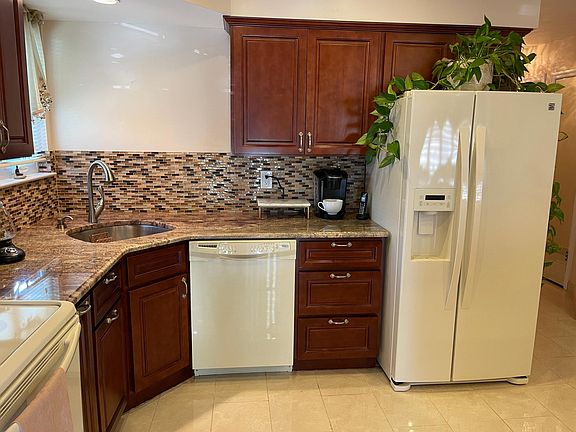 2nd image of 378 Abington Pl