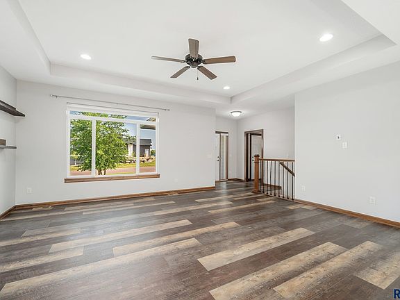 3rd image of 4413 W Ballard St