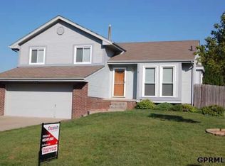 2316 Corn Dr, Papillion, NE 68046
