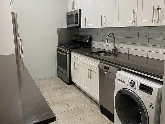 2nd image of 202 9th Ave APT 3