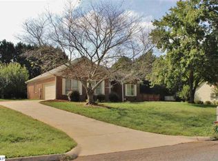 109 Calvert Ct, Easley, SC 29642