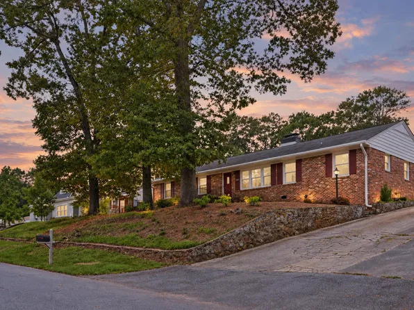 221 Lowndes Ave, Greenville, SC 29607