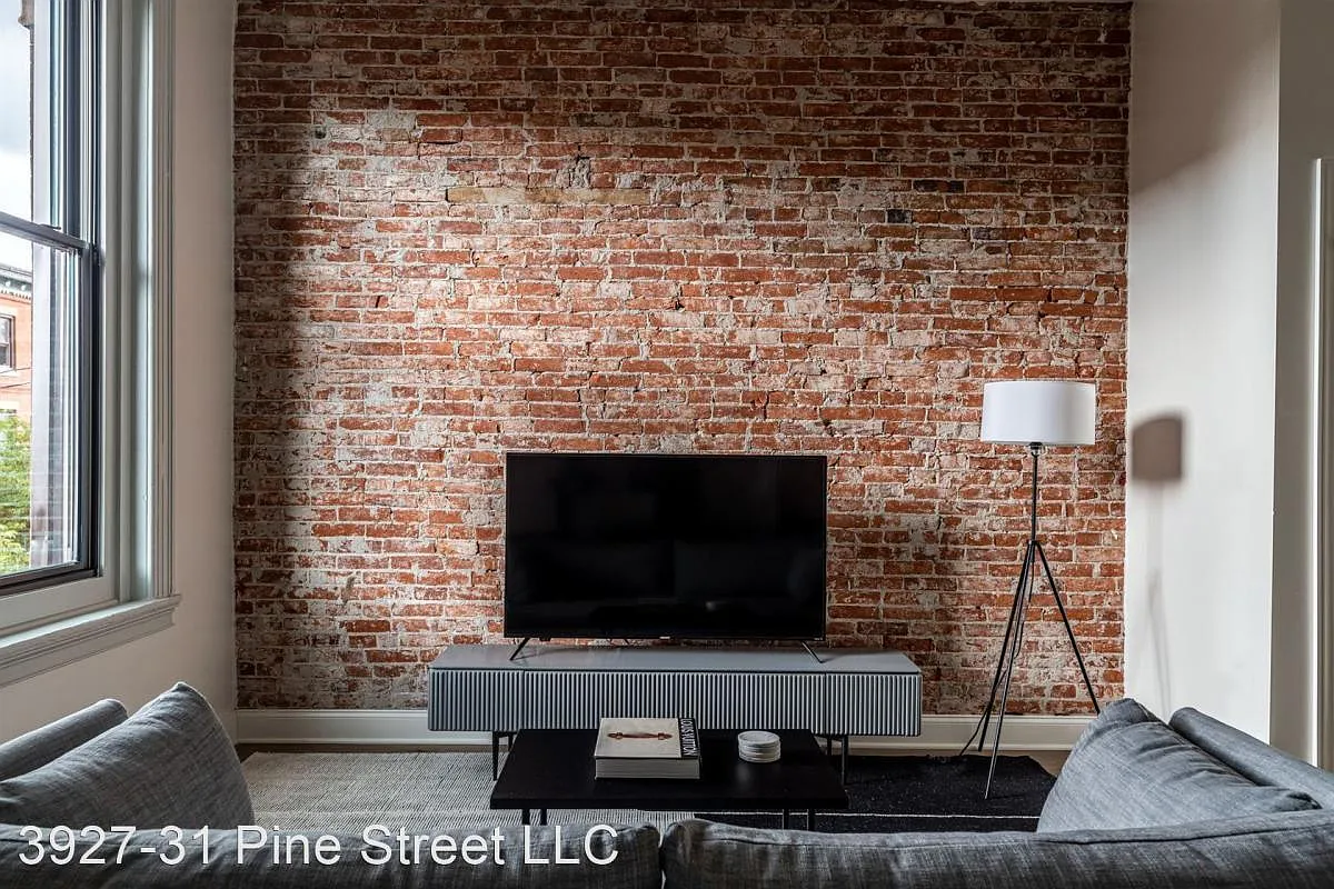 Luxury On Pine — Photo 3