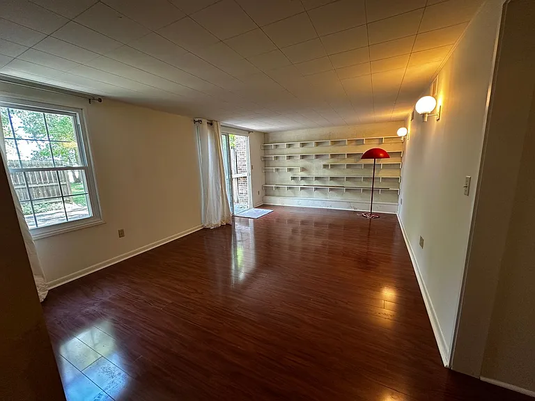 113 Sherwood Ct — Photo 18